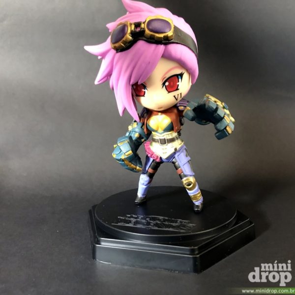 league-of-legends-boneco-vi-miniatura league-of-legends-boneco-vi-miniatura